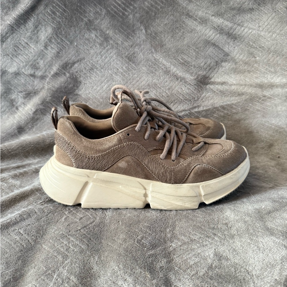 UGG Calle Tan Suede Sneakers 8.5